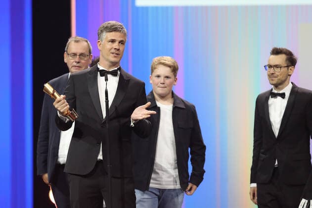 German Film Award 2022 Laudator BEST CHILDRENS FILM Sara Fazilat and laureate in BEST CHILDRENS FILM The Path at the Lola German Film Award 2022 ceremony at the Palais am Funkturm in Berlin 24 06 2022 Copyright: xEventpressx