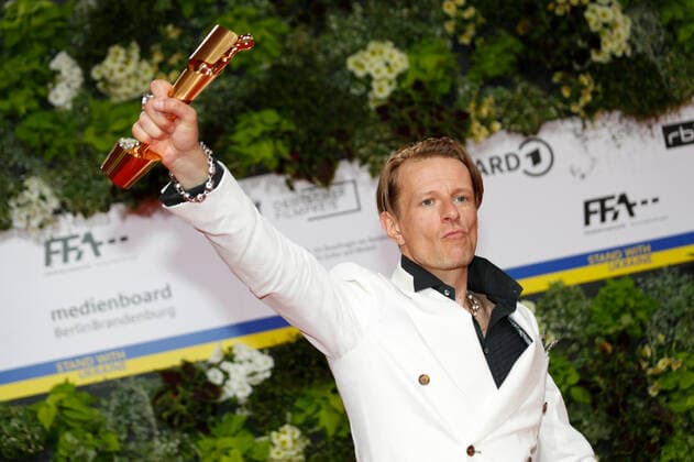German Film Award 2022 Alexander Scheer on the red carpet at the Lola German Film Award 2021 ceremony at the Palais am Funkturm in Messe Berlin Copyright: xEventpressxGolejewskix