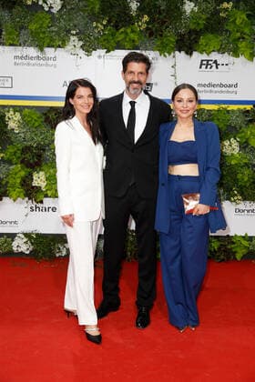 German Film Award 2022 Yvonne Catterfeld with Pasquale Aleardi on the red carpet at the Lola German Film Award 2021 ceremony at the Palais am Funkturm in Messe Berlin Copyright: xEventpressxGolejewskix