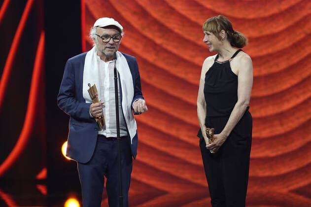 German Film Award 2022 winners in BEST MASK PICTURE Heiko Schmidt, Kerstin Gaecklein, Roman Braunhofer GREAT FREEDOM at the Lola German Film Award 2022 ceremony at the Palais am Funkturm in Berlin 24 06 2022 Copyright: xEventpressx