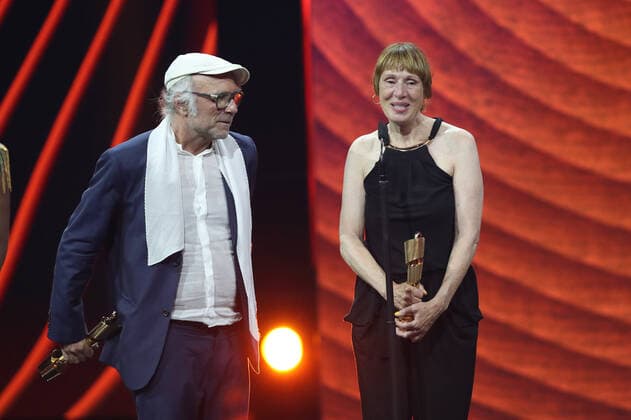 German Film Award 2022 winners in BEST MASK PICTURE Heiko Schmidt, Kerstin Gaecklein, Roman Braunhofer GREAT FREEDOM at the Lola German Film Award 2022 ceremony at the Palais am Funkturm in Berlin 24 06 2022 Copyright: xEventpressx