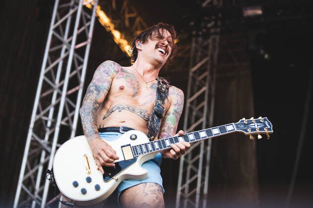 The Darkness live at Tons of Rock 2022, Oslo, Norway Oslo, Norway. 24th, June 2022. The British rock band The Darkness performs a live concert during the Norwegian music festival Tons of Rock 2022 in Oslo. Here vocalist and guitarist Justin Hawkins is seen live on stage. Oslo Norway  Copyright: xGonzalesxPhoto Jan-ErikxEriksenx