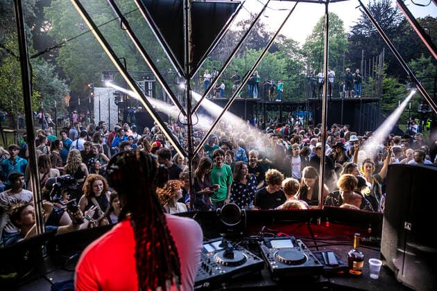Illustration picture shows the first day of the Couleur Cafe music festival in Brussels, Friday 24 June 2022. The 31st edition of the festival is taking place from June 24th to June 26th.  HATIMxKAGHAT 36611409