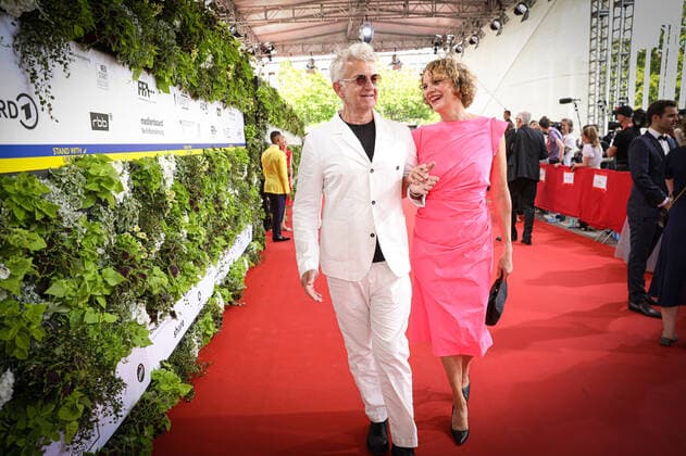 German Film Award 2022 Dominic Raacke with girlfriend Alexandra Rohleder German Film Award 2022 ceremony at the Palais am Funkturm in Berlin Copyright: xEventpressxFuhrx