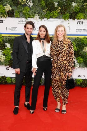German Film Award 2022 Maximilian Befort with Luise Befort with Luisa Celine Gaffron on the red carpet at the Lola German Film Award 2021 ceremony at the Palais am Funkturm in Messe Berlin Copyright: xEventpressxGolejewskix