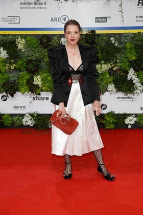 German Film Award 2022 Jella Haase on the red carpet at the Lola German Film Award 2021 ceremony at the Palais am Funkturm in Messe Berlin Copyright: xEventpressxGolejewskix