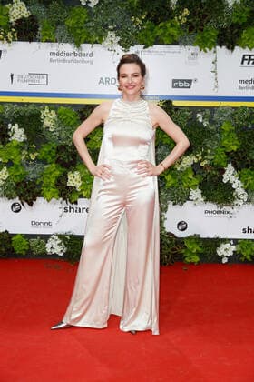 German Film Award 2022 Katrin Bauerfeind on the red carpet at the Lola German Film Award 2021 ceremony at the Palais am Funkturm in Messe Berlin Copyright: xEventpressxGolejewskix