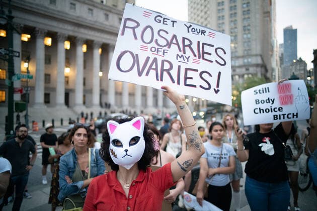 June 24, 2022, New York, New York, U.S: Abortion-rights activists and demonstrators are shown at Foley Square in New York after the U.S. Supreme Court announced the ending of Roe v Wade protecting the constitutional rights for abortion that had been in place nearly 50 years. New York U.S. - ZUMAp140 20220624_zap_p140_014 Copyright: xBrianxBranchxPricex