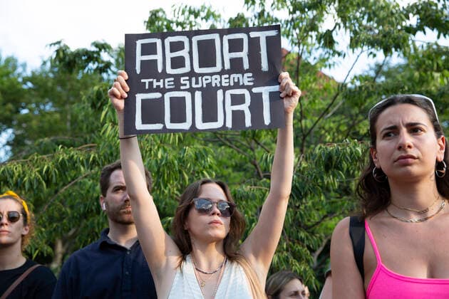 June 24, 2022, New York, New York, USA: On the day that the US Supreme Court overturned Roe v. Wade abortion rights protesters gathered at Washington Square Park as protests occurred across the country New York USA - ZUMAr174 20220624_znp_r174_008 Copyright: xGinaxMxRandazzox
