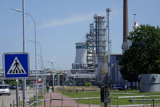 PCK Schwedt PCK Schwedt, 23.06.2022, Schwedt, Passower Chaussee, Brandenburg, Die PCK Raffinerie in Schwedt ist ein Erdölverarbeitungswerk. *** PCK Schwedt PCK Schwedt, 23 06 2022, Schwedt, Passower Chaussee, Brandenburg, The PCK refinery in Schwedt is a petroleum processing plant