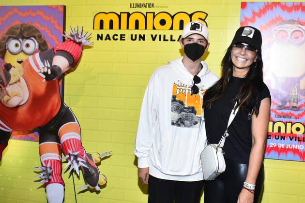 June 26, 2022, Mexico City, Mexico City, Mexico: June 26, 2022, Mexico City, Mexico: Cecilia Galeano accompanied by her son attend at the red carpet of Minions: The Rise of Gru film premiere at Cinemex Antara. on June 26, 2022 in Mexico City, Mexico. Mexico City Mexico - ZUMAe321 20220626_zia_e321_004 Copyright: xCarlosxTischlerx xEyepixxGroupx