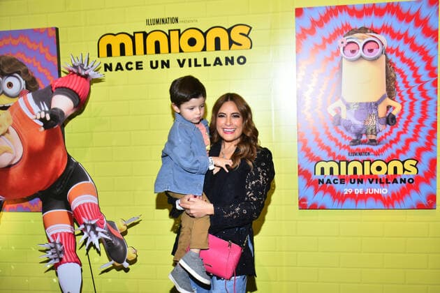 June 26, 2022, Mexico City, Mexico City, Mexico: June 26, 2022, Mexico City, Mexico: Linet Puente accompanied by her son attend during the red carpet of Minions: The Rise of Gru film premiere at Cinemex Antara. on June 26, 2022 in Mexico City, Mexico. Mexico City Mexico - ZUMAe321 20220626_zia_e321_007 Copyright: xCarlosxTischlerx xEyepixxGroupx