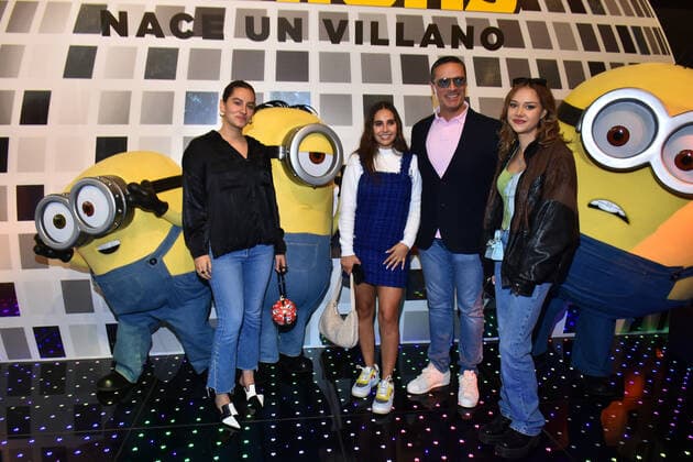 June 26, 2022, Mexico City, Mexico City, Mexico: June 26, 2022, Mexico City, Mexico: Francisco Zea accompanied by his family attends at the red carpet of Minions: The Rise of Gru film premiere at Cinemex Antara. on June 26, 2022 in Mexico City, Mexico. Mexico City Mexico - ZUMAe321 20220626_zia_e321_053 Copyright: xCarlosxTischlerx xEyepixxGroupx