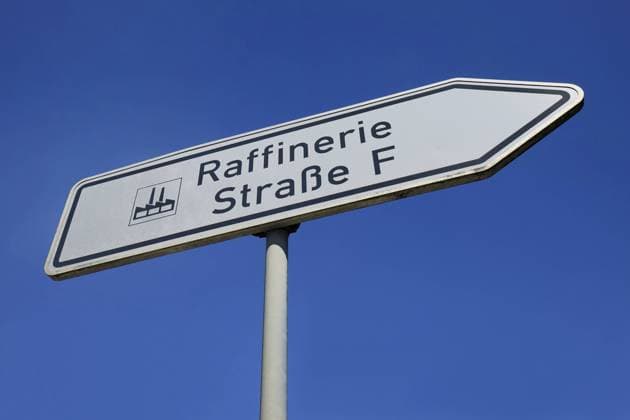 PCK Schwedt PCK Schwedt, 23.06.2022, Schwedt, Passower Chaussee, Brandenburg, Die PCK Raffinerie in Schwedt ist ein Erdölverarbeitungswerk. *** PCK Schwedt PCK Schwedt, 23 06 2022, Schwedt, Passower Chaussee, Brandenburg, The PCK refinery in Schwedt is a petroleum processing plant