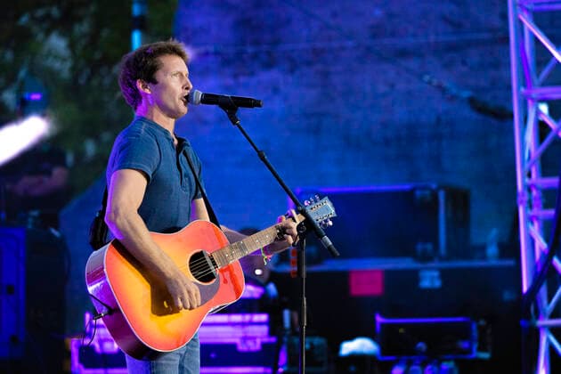 James Blunt James Blunt live concert at Anfiteatro del Vittoriale in Gardone Riviera Brescia Italy June, 27 2022 Gardone Riviera provincia di Brescia Italy  Copyright: xAndreaxRipamontix originalFilename: ripamonti-jamesblu220627_np54z.jpg