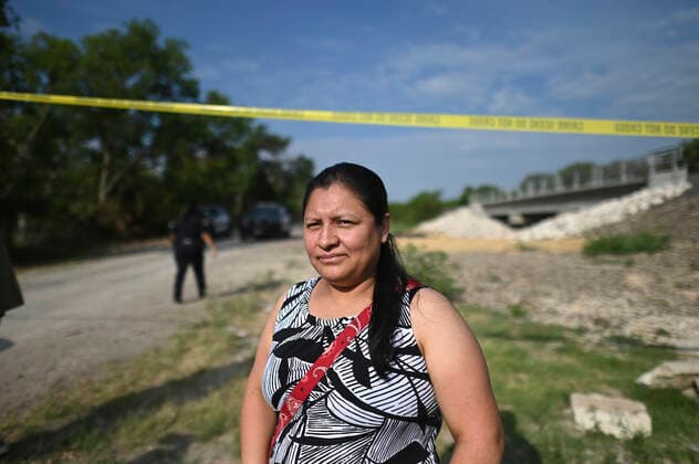 June 28, 2022, San Antonio,Texas, USA: LORENA GOMEZ, an immigrant from Guatemala, said that she was once smuggled in a trailer, like the immigrants that died in San Antonio on Monday. She said the desperation within the trailer in which she once rode was a horrifying event that she will never forget. She visits he scene where the 50 immigrants, including some from her home country of Guatemala, were found. San Antonio USA  - ZUMAa27_ 20220628_znn_a27_013 Copyright: xSanxAntonioxExpress-Newsx