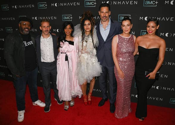 Entertainment Themen der Woche KW26 Entertainment Bilder des Tages 28 June 2022 - Los Angeles, California - (L-R) Kadeem Hardison, Dominic Monaghan, Amara Karan, Emma McDonald, Joe Manganiello, Ayelet Zurer and Yazzmin Newell. AMC+ Original Series Moonhaven Premiere. Photo Credit: Billy Bennight AdMedia 281972 2022-06-28 California West Hollywood  Copyright: xAdMediax STAR_281972_055