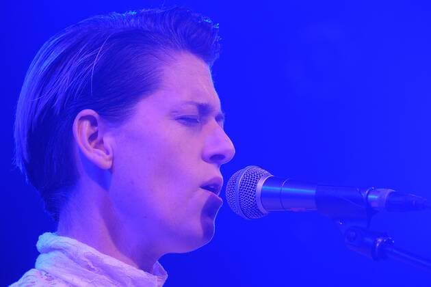 06 28 2022 xkhx Kassel Kulturzelt concert Kat Frankie Australian singer songwriter and guitarist