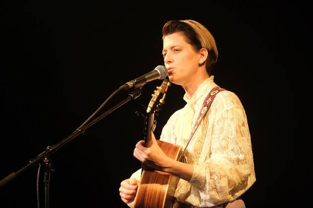 06 28 2022 xkhx Kassel Kulturzelt concert Kat Frankie Australian singer songwriter and guitarist