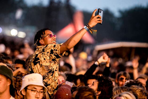 Post Malone live at Roskilde Festival 2022, Roskilde, Denmark Roskilde, Denmark. 29th, June 2022. Ecstatic festival goers seen at a live concert with the American rapper and lyricist Post Malone during the Danish music festival Roskilde Festival 2022 in Roskilde. Roskilde Denmark  Copyright: xGonzalesxPhoto LassexLagonix