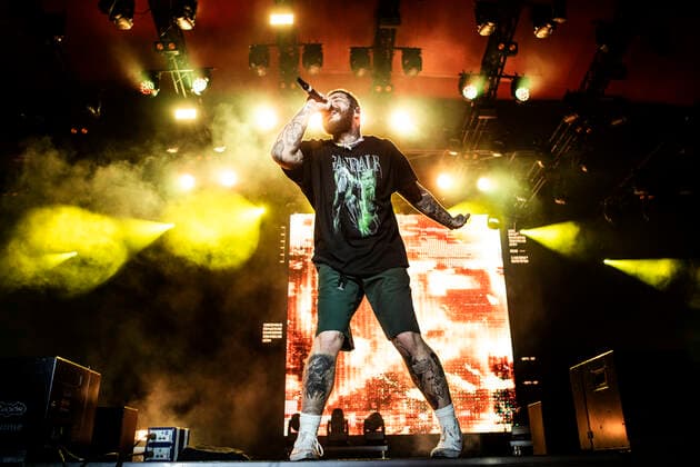 Post Malone live at Roskilde Festival 2022, Roskilde, Denmark Roskilde, Denmark. 29th, June 2022. The American rapper and lyricist Post Malone performs a live concert during the Danish music festival Roskilde Festival 2022 in Roskilde. Roskilde Denmark  Copyright: xGonzalesxPhoto ChristianxHjorthx