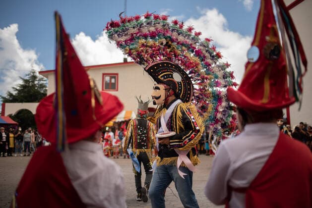 News Bilder des Tages June 29, 2022: Traditional dancers of the Santiagos dance perform their steps during the patron saint festival in honor of Saint Peter - ZUMAqp1_ 20220629_zip_qp1_001 Copyright: xHectorxAdolfoxQuintanarxPerezx