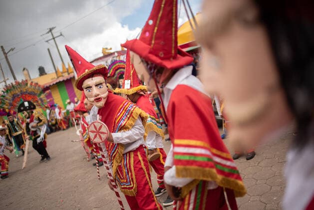 June 29, 2022: Traditional dancers of the Santiagos dance perform their steps during the patron saint festival in honor of Saint Peter - ZUMAqp1_ 20220629_zip_qp1_002 Copyright: xHectorxAdolfoxQuintanarxPerezx