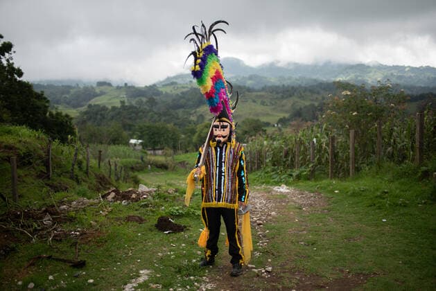 June 29, 2022: Traditional dancers of the Santiagos dance perform their steps during the patron saint festival in honor of Saint Peter - ZUMAqp1_ 20220629_zip_qp1_018 Copyright: xHectorxAdolfoxQuintanarxPerezx
