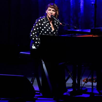 Norah Jones Performs At The Greek Theatre American singer-songwriter Norah Jones performs on stage at The Greek Theatre on June 29, 2022 in Los Angeles, California, United States. The Greek Theatre, Los Angeles, California California United States  Copyright: xImagexPressxAgencyx originalFilename: collin-norahjon220630_npp6C.jpg