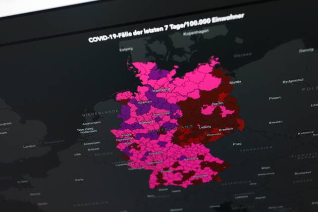 RKI dashboard, 7 day incidence is now 668.6 7 day incidence, RKI dashboard on a monitor on 30 06 2022 in Siegen Germany.