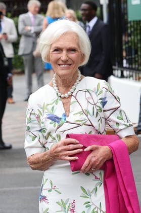 . 30 06 2022. London, United Kingdom. Mary Berry on day four of the Wimbledon Tennis Championships in London.  xStephenxLockx xi-Imagesx IIM-23566-0004