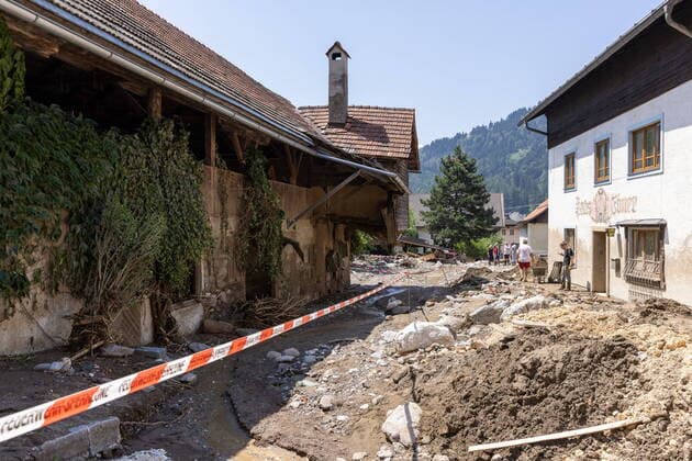 News Themen der Woche KW26 Treffen 30.06.2022, Treffen, AUT, Unwetter in Kärnten, Aufräumarbeiten im Gemeindegebiet, im Bild Situation in Treffen Clean-up work after the severe storms of the past days in Treffen, Austria on 2022 06 30. Expa *** Treffen 30 06 2022, Treffen, AUT, severe storms in Carinthia, clean up work in the municipal area, in the picture situation in Treffen Clean up work after the severe storms of the past days in Treffen, Austria on 2022 06 30 Expa  EP_gro
