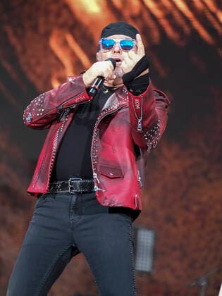 Entertainment Bilder des Tages Vasco Rossi Performs In Turin, Italy Vasco Rossi performs live in Turin, Italy, on June 30, 2022. Turin ITA Italy  Copyright: xLorisxRosellix originalFilename: roselli-notitle220630_npD2Z.jpg