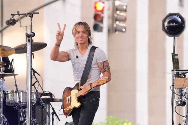 June 30, 2022, New York, United States: Keith Urban performs on the Today TV Show at Rockerfeller Center in New York City. New York United States - ZUMAs197 20220630_zaa_s197_061 Copyright: xEfrenxLandaosx