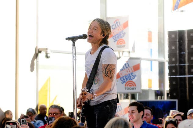 June 30, 2022, New York, United States: Keith Urban performs on the Today TV Show at Rockerfeller Center in New York City. New York United States - ZUMAs197 20220630_zaa_s197_067 Copyright: xEfrenxLandaosx