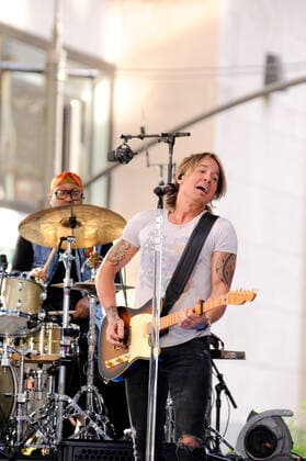 June 30, 2022, New York, United States: Keith Urban performs on the Today TV Show at Rockerfeller Center in New York City. New York United States - ZUMAs197 20220630_zaa_s197_069 Copyright: xEfrenxLandaosx