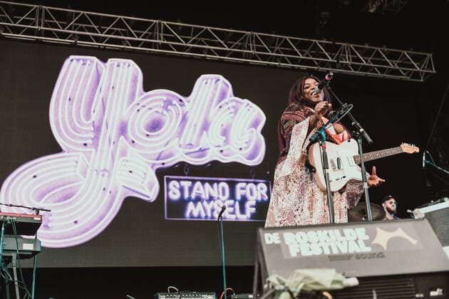 Yola live at Roskilde Festival 2022, Roskilde, Denmark Roskilde, Denmark. 30th, June 2022. The English singer and songwriter Yola performs a live concert during the Danish music festival Roskilde Festival 2022 in Roskilde. Roskilde Denmark  Copyright: xGonzalesxPhoto MathiasxKristensex
