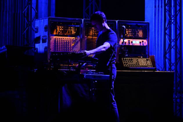 Gabriel Legeleux, dit Superpoze - Le Festival Fnac Live Paris en partenariat avec la Ville de Paris reprend ses quartiers d ete en plein coeur de la capitale. Co organise par la Fnac et la Ville de Paris, le festival revient enfin dans sa forme originelle du 29 juin au 1er juillet. Pour sa 11e edition, cet evenement unique et singulier au coeur de Paris proposera sur ses 3 soirees 29 concerts gratuits sur le Parvis de l Hotel de Ville ainsi que dans ses Salons. NEWS : Le Festival Fnac Live Paris 2022 - 30 06 2022 LionelUrman Panoramic 