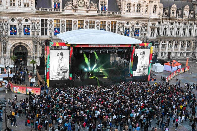 William Reze, dit Thylacine - Le Festival Fnac Live Paris en partenariat avec la Ville de Paris reprend ses quartiers d ete en plein coeur de la capitale. Co organise par la Fnac et la Ville de Paris, le festival revient enfin dans sa forme originelle du 29 juin au 1er juillet. Pour sa 11e edition, cet evenement unique et singulier au coeur de Paris proposera sur ses 3 soirees 29 concerts gratuits sur le Parvis de l Hotel de Ville ainsi que dans ses Salons. NEWS : Le Festival Fnac Live Paris 2022 - 30 06 2022 LionelUrman Panoramic 