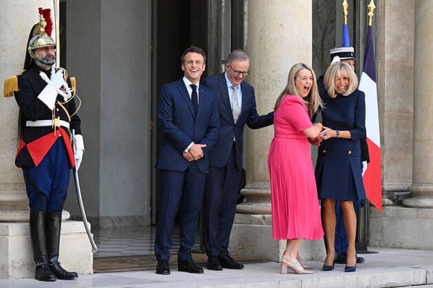 News Themen der Woche KW26 ANTHONY ALBANESE FRANCE VISIT, Australian Prime Minister Anthony Albanese is greeted by French President Emmanuel Macron along with their partners Jodie Haydon (2nd from right) and Brigitte Macron (right) at Elysee Palace in Paris, France, Friday, July 1, 2022. Mr Albanese is in France on a two-day official visit in a bid to repair the relationship with French President Emmanuel Macron. ( NO ARCHIVING, EDITORIAL USE ONLY, NO USE IN BOOKS WITHOUT CONSENT PARIS FRANCE  Copyright: xLUKASxCOCHx 20220701001675272240