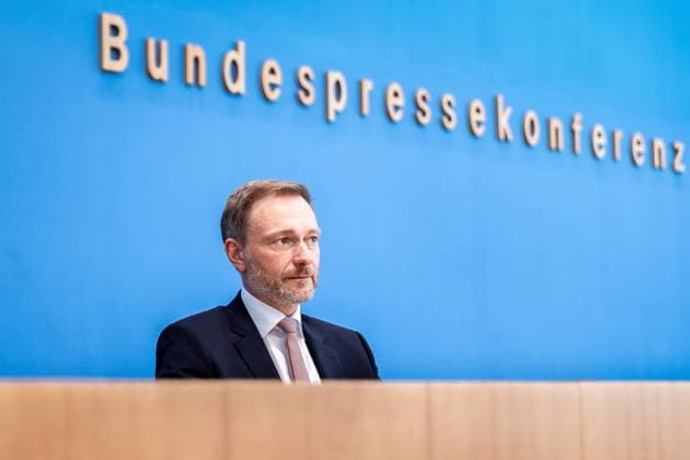 News Themen der Woche KW26 News Bilder des Tages Bundesfinanzminister Christian Lindner stellt in der Bundespressekonferenz den Regierungsentwurf zum Budneshaushalt 2023 vor in Berlin, 01.07.2022. Berlin Germany *** Federal Finance Minister Christian Lindner presents the governments draft budget 2023 at the Federal Press Conference in Berlin, 01 07 2022 Berlin Germany Copyright: xLeonxKuegelerx