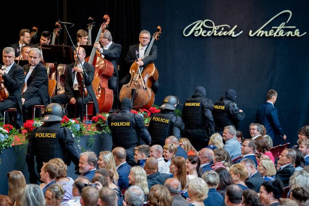 Climate activists disrupted the start of the Concert for Europe by Czech Philharmonic, within Smetana s Litomysl music festival and Czech EU presidency, on July 1, 2022, in Litomysl, Czech Republic. On the photo are seen intervening police officers. (CTKxPhoto DavidxTanecek) CTKPhotoP2022070108616  _TAD7250