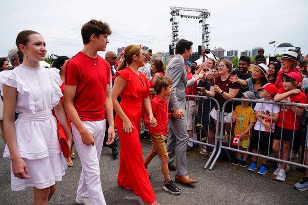 July 1, 2022, Ottawa, ON, CANADA: Prime Minister Justin Trudeau along with members of his family take part in Canada Day celebrations in Ottawa on Friday July 1, 2022. Ottawa CANADA  - ZUMAc35_ 20220701_zaf_c35_013 Copyright: xSeanxKilpatrickx