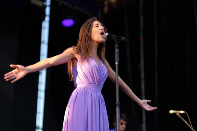 July 1, 2022, Madrid, Spain: Singer Ana Guerra performs at the Botanical Nights festival, in Madrid. Madrid Spain - ZUMAs197 20220701_zaa_s197_241 Copyright: xAtilanoxGarciax