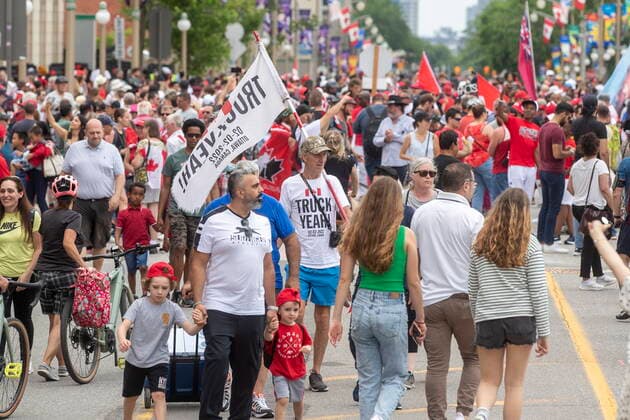 July 1, 2022, Ottawa, Ontario, Canada: Some people in the crowd are shown protesting against COVID-19 health measures during Canada Day in Ottawa on Friday July 1, 2022. Ottawa Canada  - ZUMAc35_ 20220701_zaf_c35_157 Copyright: xLarsxHagbergx