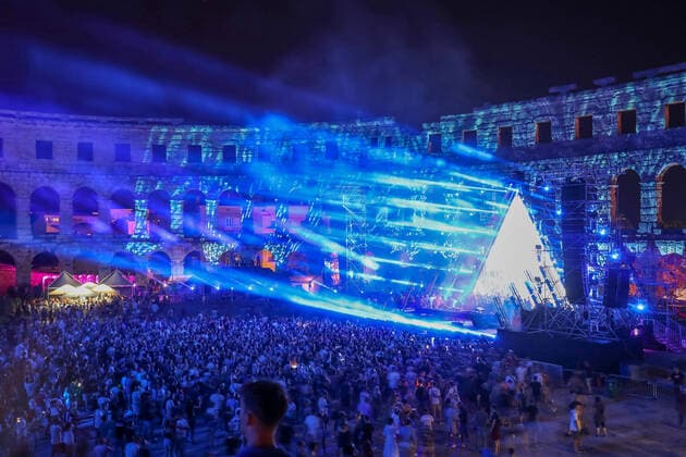 Pula: Solomun nastupio u Areni pred oko 3.500 posjetitelja The second day of the music festival Pula Music Week in Arena Pula, Croatia on July 1, 2022. SreckoxNiketic PIXSELL