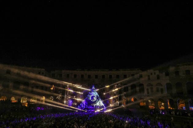 Pula: Solomun nastupio u Areni pred oko 3.500 posjetitelja The second day of the music festival Pula Music Week in Arena Pula, Croatia on July 1, 2022. SreckoxNiketic PIXSELL