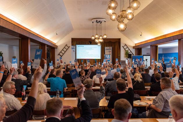 News Themen der Woche KW26 News Bilder des Tages Brettorf (Dötlingen) AfD Niedersachsen, Landesparteitag, Brettorf (Dötlingen), 02.07.2022 AfD Niedersachsen, Landesparteitag, Brettorf (Dötlingen), 02.07.2022. *** Brettorf Dötlingen AfD Lower Saxony, state party conference, Brettorf Dötlingen , 02 07 2022 AfD Lower Saxony, state party conference, Brettorf Dötlingen , 02 07 2022 Copyright: xFabianxSteffens Eibner-Pressefotx EP_FSS
