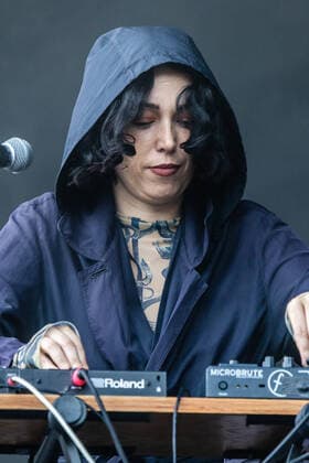 Kelly Lee Owens Roskilde, Denmark. 02nd, July 2022. The Welsh singer, musician and music producer Kelly Lee Owens performs a live concert during the Danish music festival Roskilde Festival 2022 in Roskilde. Roskilde Denmark  Copyright: xGonzalesxPhoto ErlingxBrodersenx