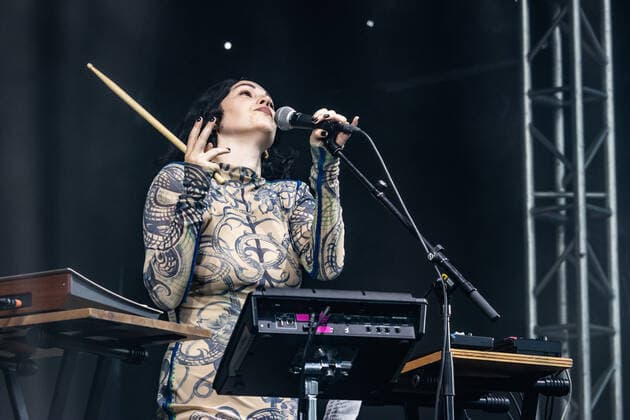 Kelly Lee Owens Roskilde, Denmark. 02nd, July 2022. The Welsh singer, musician and music producer Kelly Lee Owens performs a live concert during the Danish music festival Roskilde Festival 2022 in Roskilde. Roskilde Denmark  Copyright: xGonzalesxPhoto ErlingxBrodersenx
